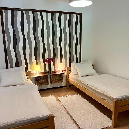 Apartmani Zora Крес Екстериор снимка