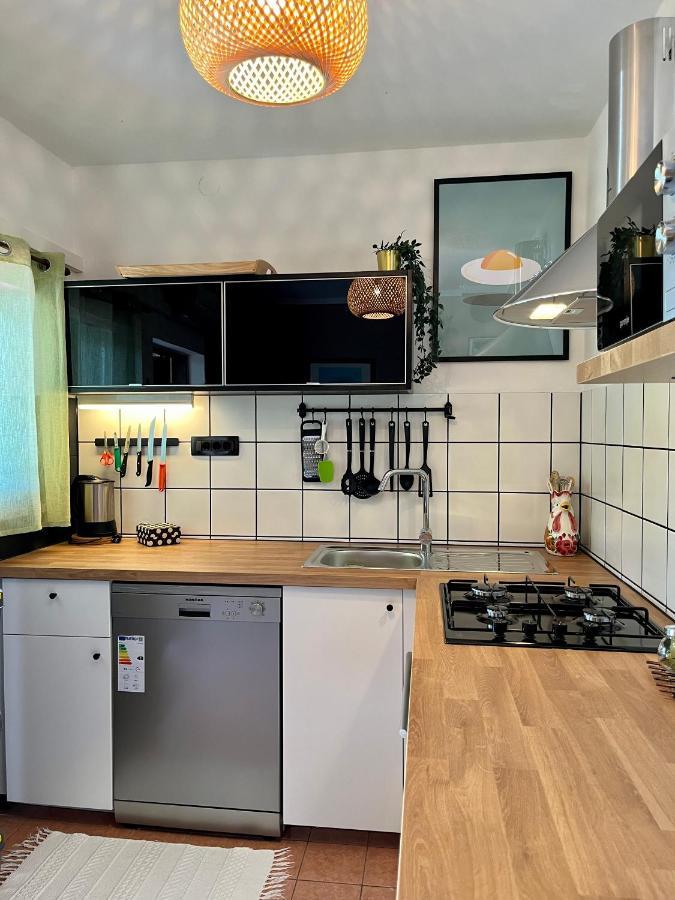 Apartmani Zora Крес Екстериор снимка