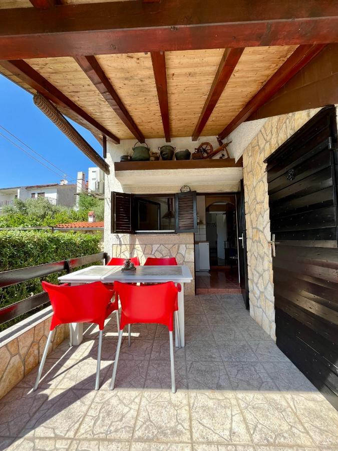 Apartmani Zora Крес Екстериор снимка